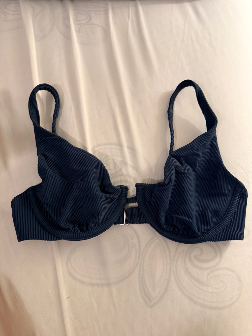 Abercrombie & Fitch ribbed underwire bikini top - small